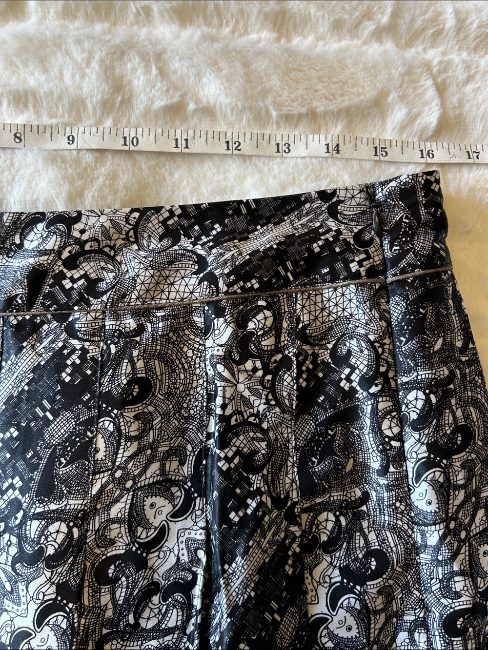 Brooks Brothers Black and White Pleated Silk Skirt Size 10 - Picture 5 of 10